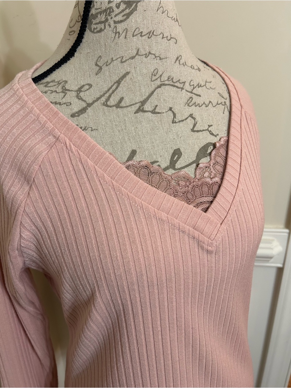 Women's Pink Ribbed V-Neck Long Sleeve Top with Lace Trim - Picture 2 of 9
